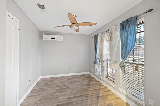 Foto del edificio - 3850 Westmeadow Dr