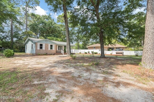 Building Photo - 1070 River Dr SW
