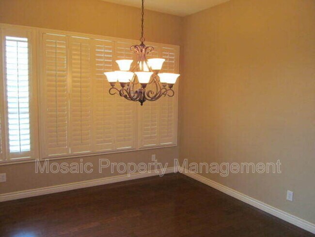 Foto del edificio - 2664 E Hampton Ln
