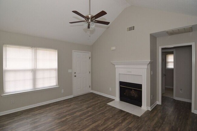 Foto del edificio - 3 Bed/2 Bath in Woodlake Subdivision