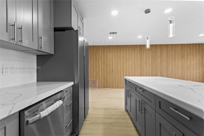 Foto del edificio - 2520 NW 122nd St