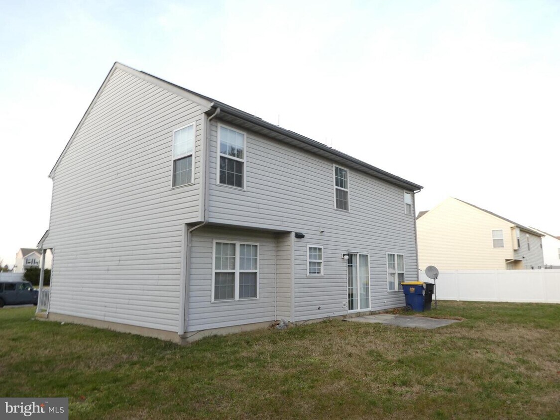 Foto principal - 508 Fairnest Ct