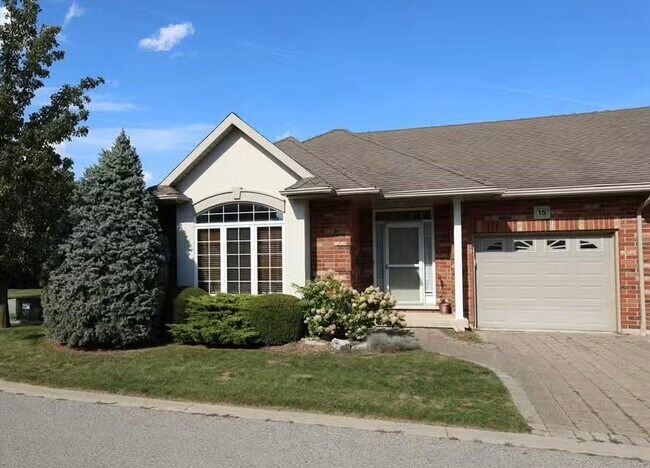 Building Photo - 15 Oakgrove Ln