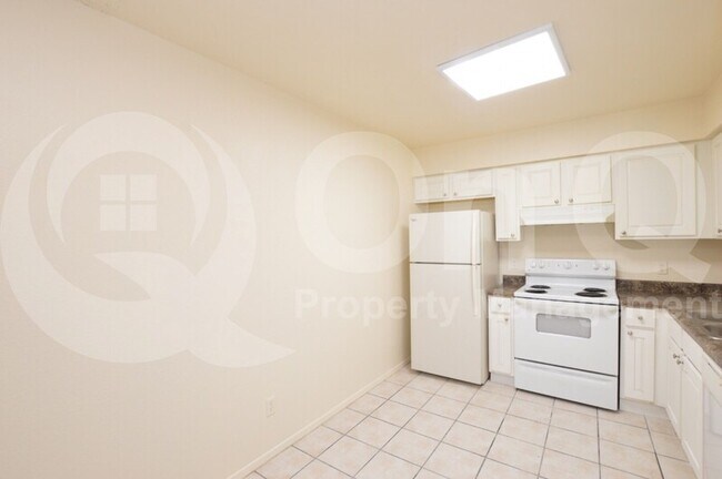Building Photo - 2719 E Tierra Buena Ln
