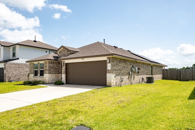 Building Photo - 607 Hidden Brk Dr