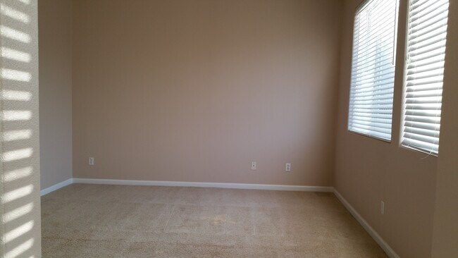 Foto del edificio - Charming 4-Bedroom Home in a Great Location!