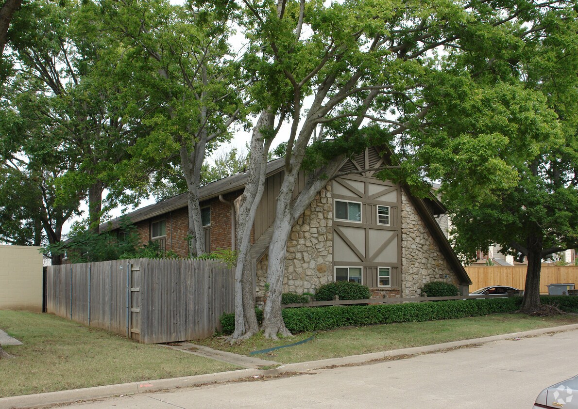 1323 E 41st Pl, Tulsa, OK 74105 Apartments in Tulsa, OK