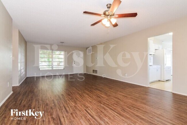 Foto del edificio - 1466 Hunter Ln