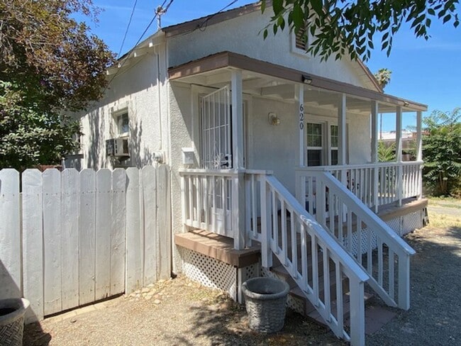 Building Photo - For Lease – Charming 1 Bedroom Cottage Nea...