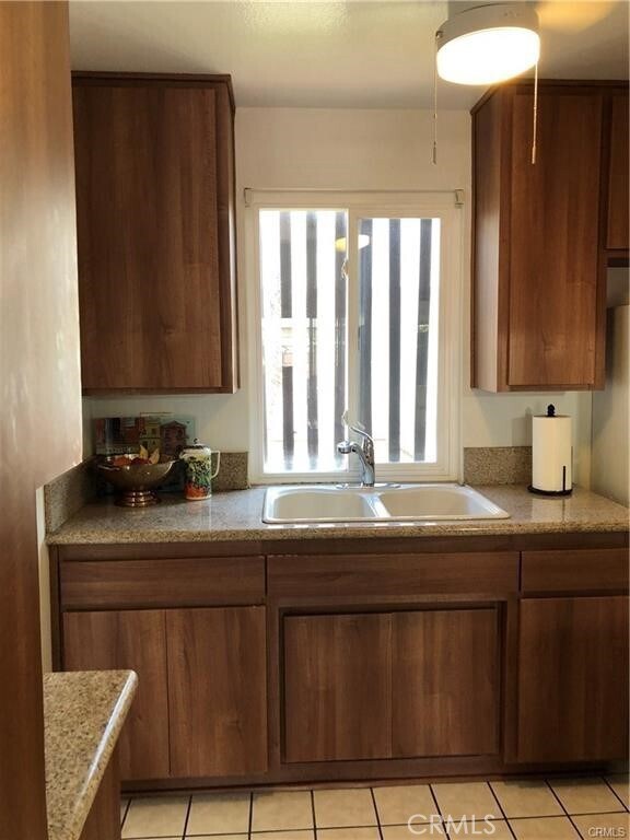 Foto del edificio - 5004 Farago Ave