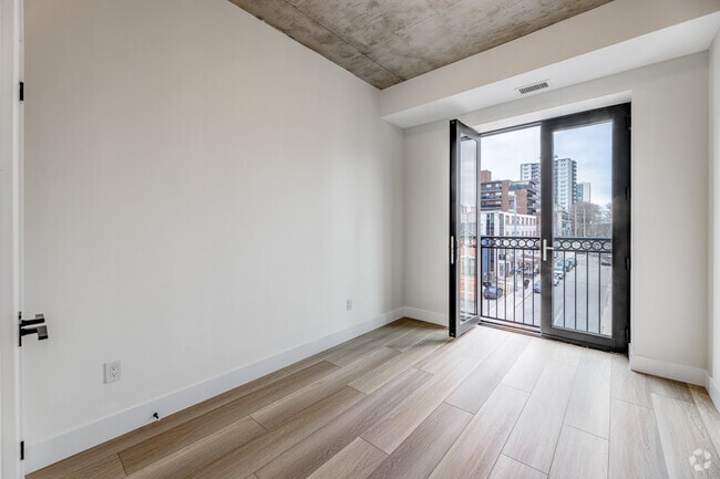 2BR, 1BA - 808SF - Bedroom - The Greystone