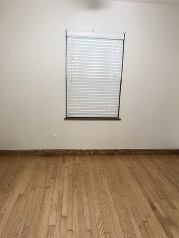 Building Photo - 307 Beverly Pl