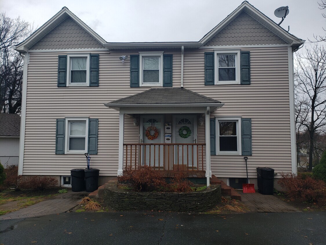 Foto principal - 919 Cedar St