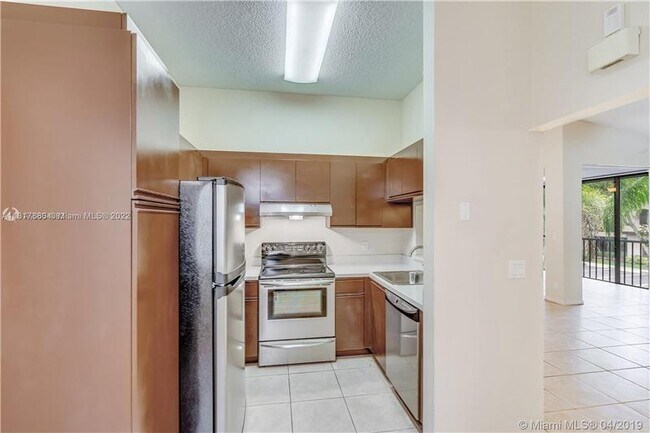 Building Photo - 5439 Verona Dr