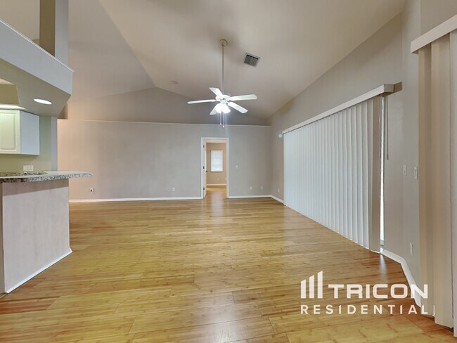 Building Photo - 1761 Banyan Dr