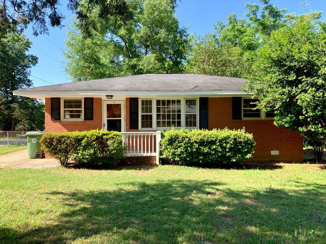 Primary Photo - Southeast Columbia