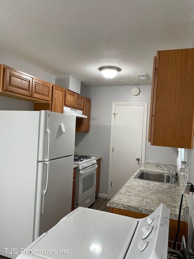 Building Photo - 3 br, 1.5 bath House - 3110 Madison Avenue