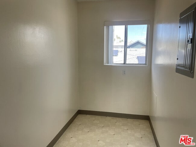 Foto del edificio - 1150 N Commonwealth Ave