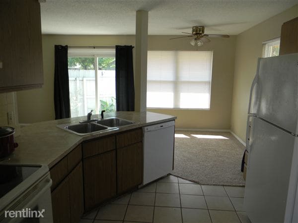 Building Photo - 2530 E 26th St