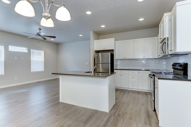 Building Photo - 2207 Ison Ct