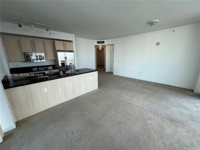 Foto del edificio - 79 SW 12th St