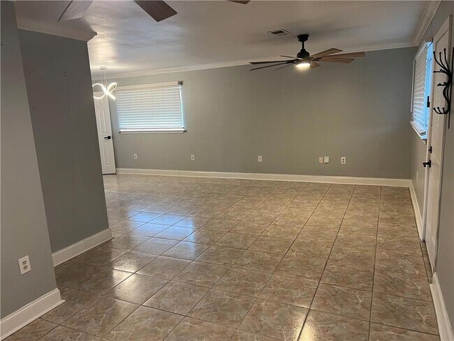 Foto del edificio - 2716 Riverland Dr