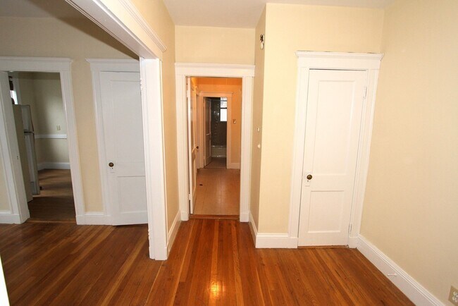 Building Photo - 366 Savin Hill Ave