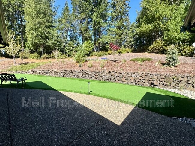 Building Photo - 321 E Vine Maple Ln