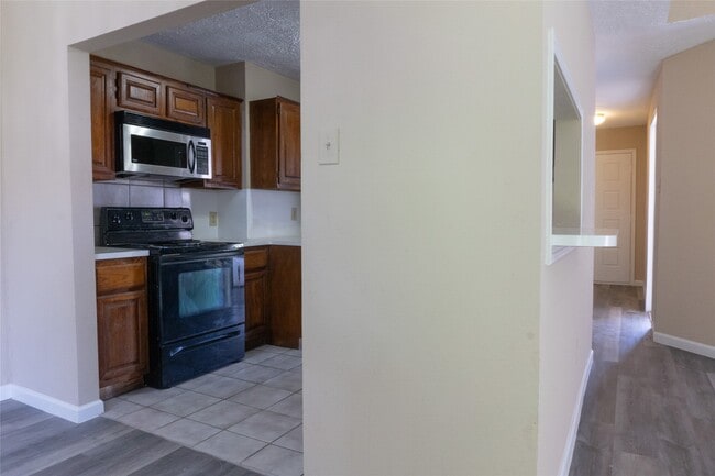 Foto del edificio - 8643 Causeway Dr