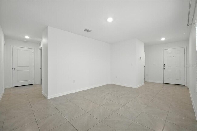 Building Photo - 16805 Delia St