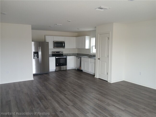 Building Photo - 1285 Stone Ridge Cir