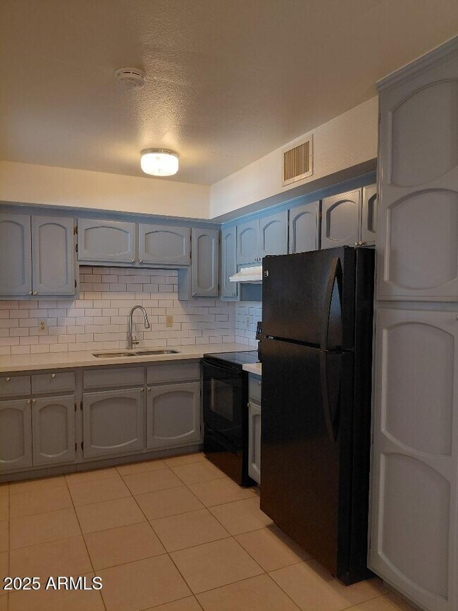 Foto del edificio - 1410 E Mountain View Rd