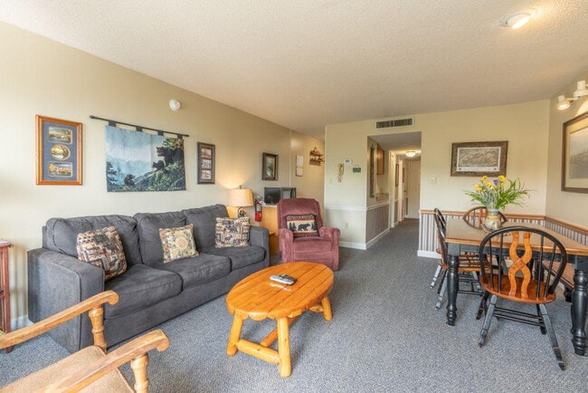 Building Photo - 1260 Ski View Dr
