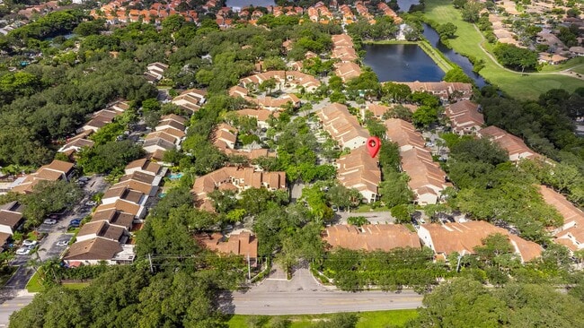 Foto del edificio - 3351 Emerald Oaks Dr