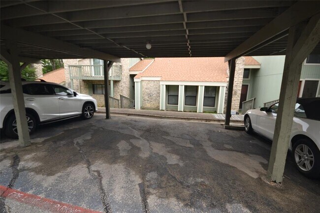 Foto del edificio - 500 Hesters Crossing Rd
