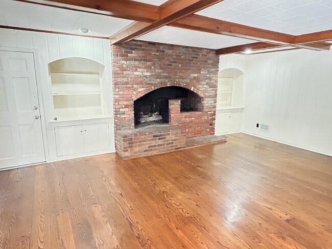 Building Photo - 6405 Deep Creek Dr