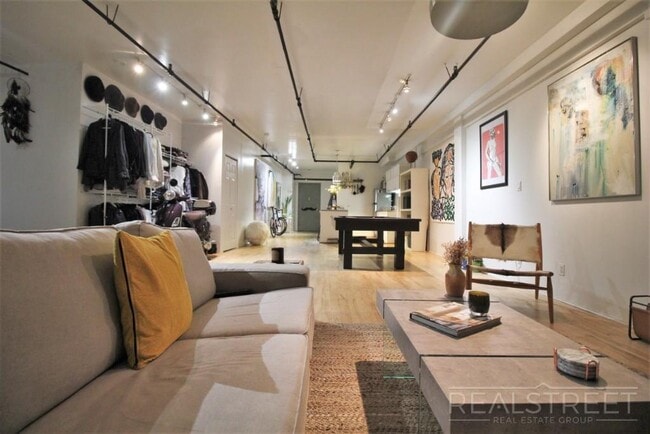 Plano de planta - 337 Kent Avenue