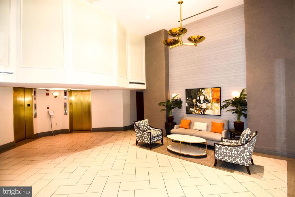 Foto principal - 2725 Connecticut Ave NW