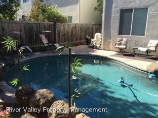 Building Photo - 4 br, 3.5 bath House - 2435 Burberry Way