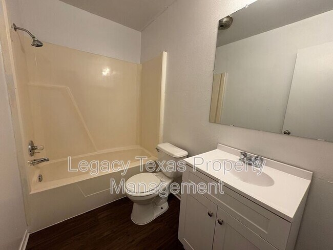 Foto del edificio - 1702 Short St