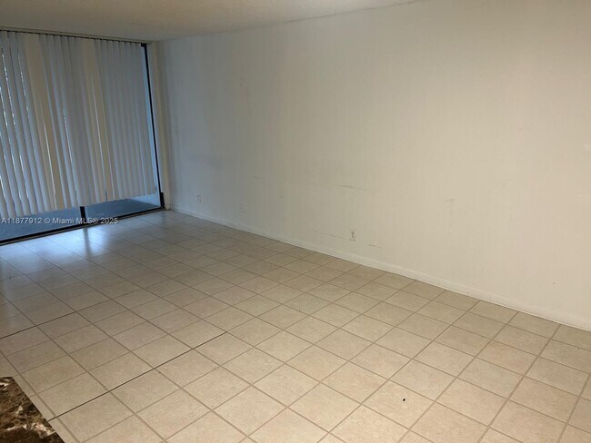 Foto del edificio - 210 Lake Pointe Dr