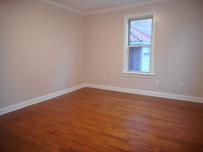 Building Photo - 51 E 236th St