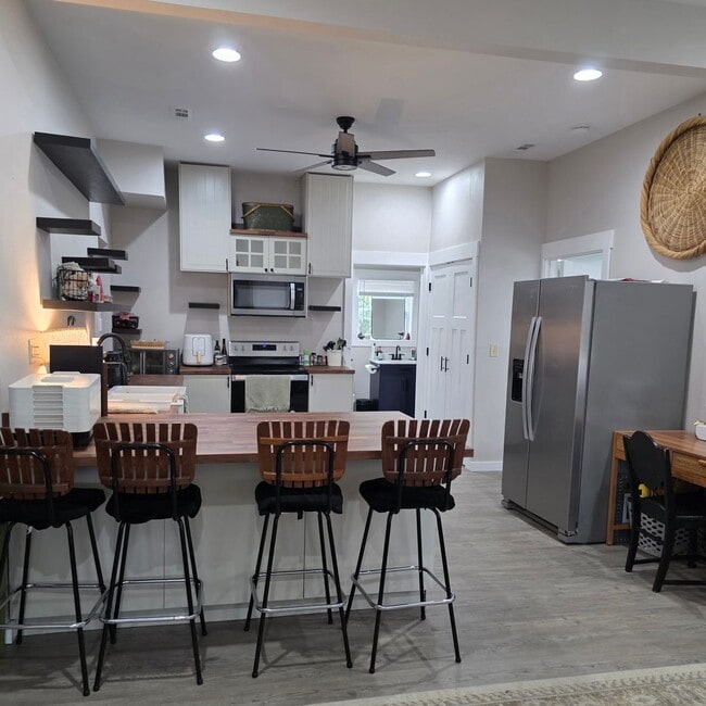 Foto del edificio - Remodeled 2 Bedroom, 1 Bath Home