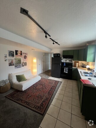 Building Photo - 47 N 300 E