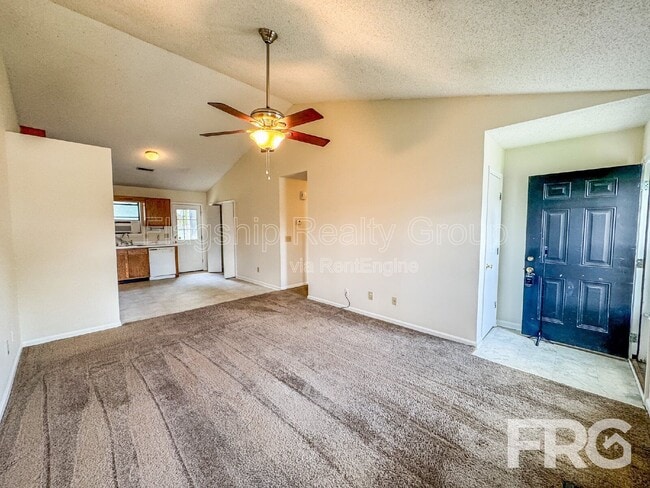 Foto del edificio - 2108 E 3rd St