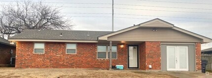 Building Photo - 4657 SE Brighton Dr
