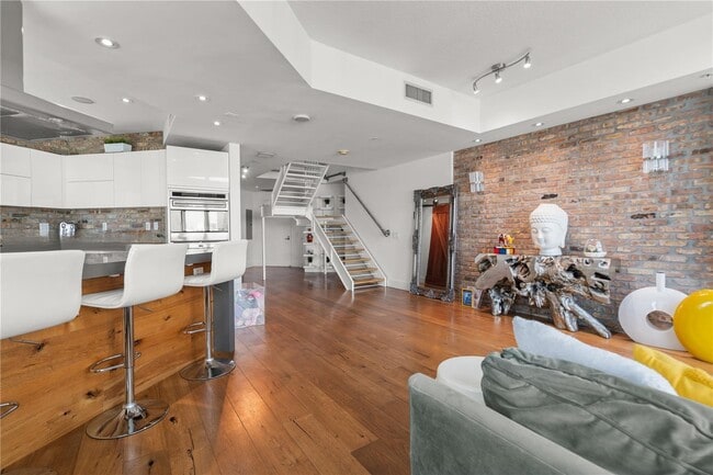 Foto del edificio - 60 SW 13th St