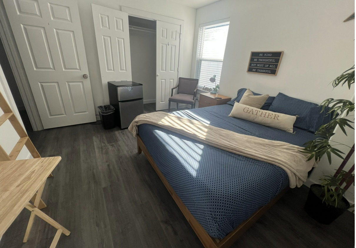 Foto principal - 8124 Sterlingshire St