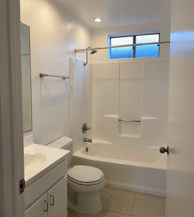 Building Photo - 504 Altair