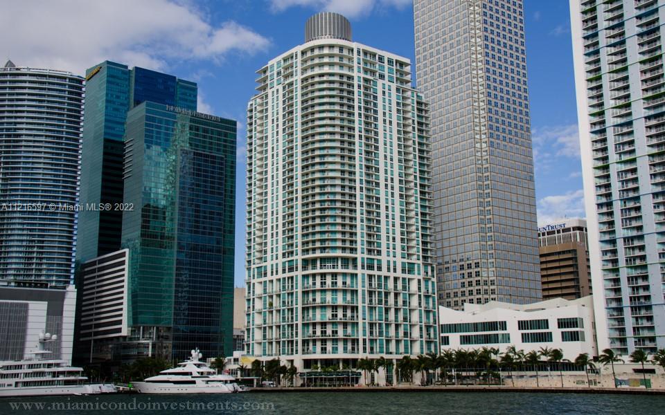 Foto principal - 300 S Biscayne Blvd
